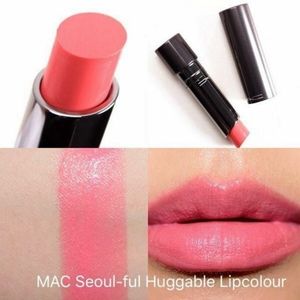 M.A.C Huggable Lipcolour